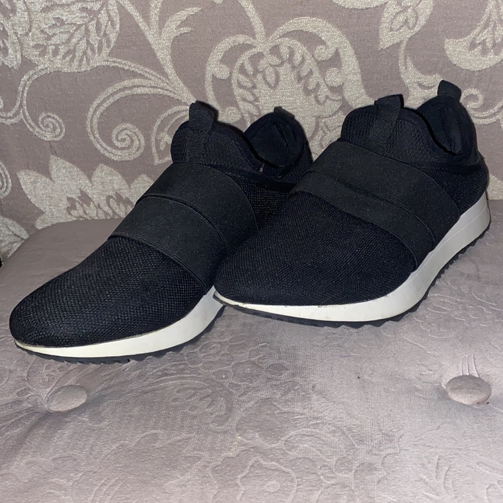 Steve Madden Slip On Sneakers ❤️